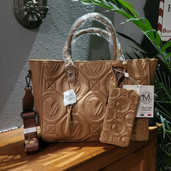 Valentino Orlandi Handbags - VALENTINO ORLANDI Extra Large Quilted Tote NWT